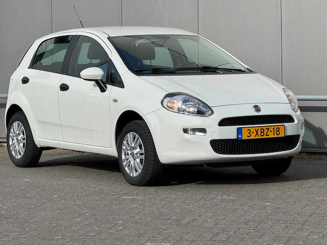 Fiat - 2014 - punto evo - 1.4 nat. pow. street - 3-xbz-18 - afbeelding 10 van  17
