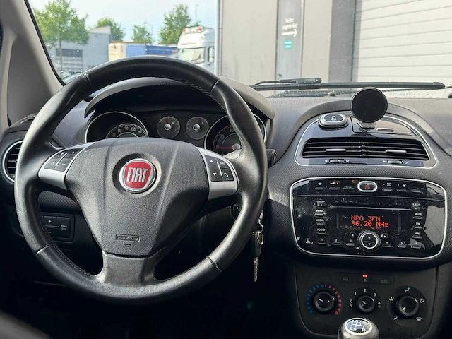 Fiat - 2014 - punto evo - 1.4 nat. pow. street - 3-xbz-18 - afbeelding 17 van  17