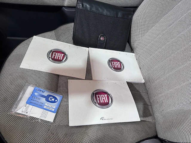 Fiat - 500 - 0.9 twinair lounge - 80-svg-3 - afbeelding 9 van  17