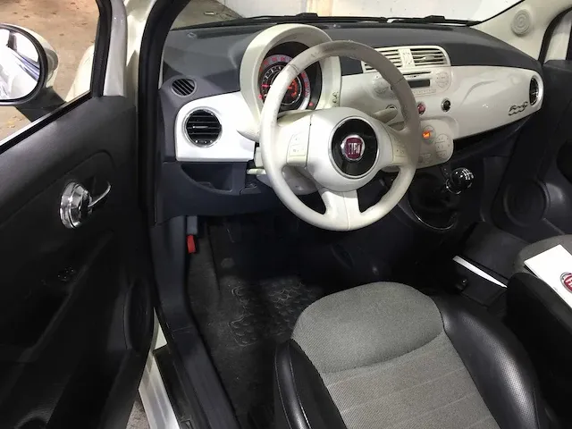 Fiat - 500 cabrio- 0.9 twinair by gucci - 11-zkl-5 - afbeelding 2 van  18