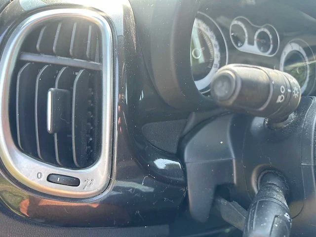 Fiat - 500 l - 0.9 twinair easy - 6-tvs-45 - afbeelding 4 van  17