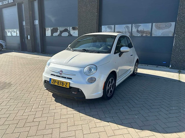 Fiat - automaat - 2015 - 500 - e 24kwh - personenauto - afbeelding 1 van  17