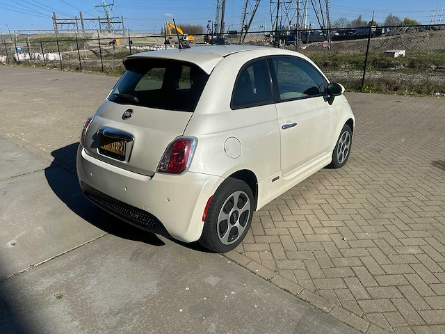 Fiat - automaat - 2015 - 500 - e 24kwh - personenauto - afbeelding 12 van  17