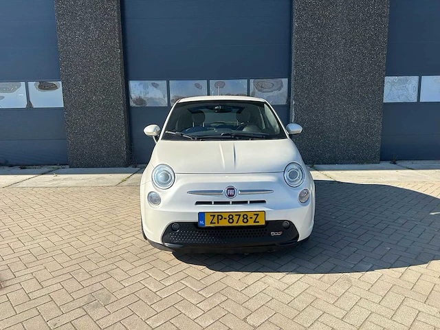 Fiat - automaat - 2015 - 500 - e 24kwh - personenauto - afbeelding 15 van  17