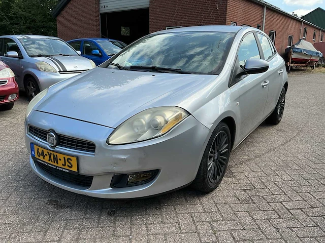 Fiat - bravo - 1.4 dynamic - personenauto - afbeelding 1 van  12