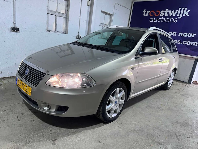 Fiat - croma - 2.2-16v emotion automaat- 03-tt-sl - afbeelding 1 van  23