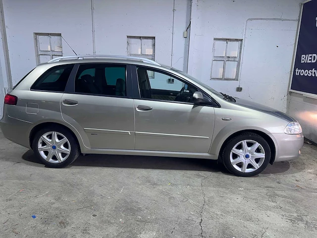 Fiat - croma - 2.2-16v emotion automaat- 03-tt-sl - afbeelding 20 van  23