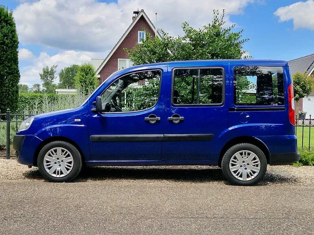 Fiat - doblò - 1.4 family plus - 70-th-dt - 2006 - afbeelding 12 van  23