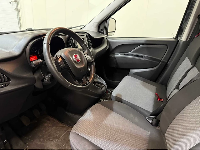 Fiat - doblò cargo - bedrijfswagen - 2019 - afbeelding 3 van  27