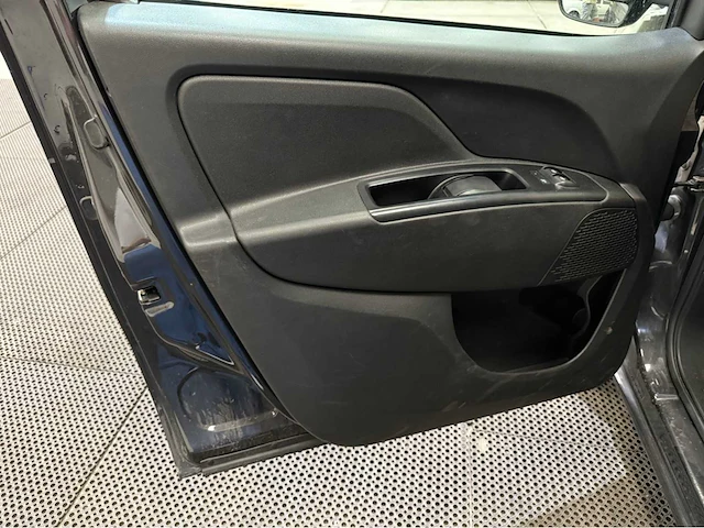 Fiat - doblò cargo - bedrijfswagen - 2019 - afbeelding 13 van  27