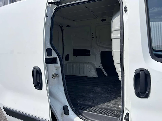 Fiat - fiorino - 1.3 mj sx - vr-245-z - 2015 - afbeelding 2 van  17