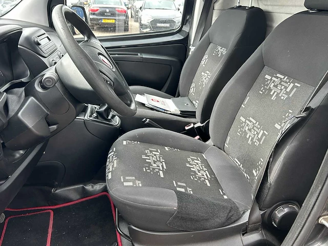 Fiat - fiorino - 1.4 benzine - bedrijfswagen - afbeelding 2 van  15