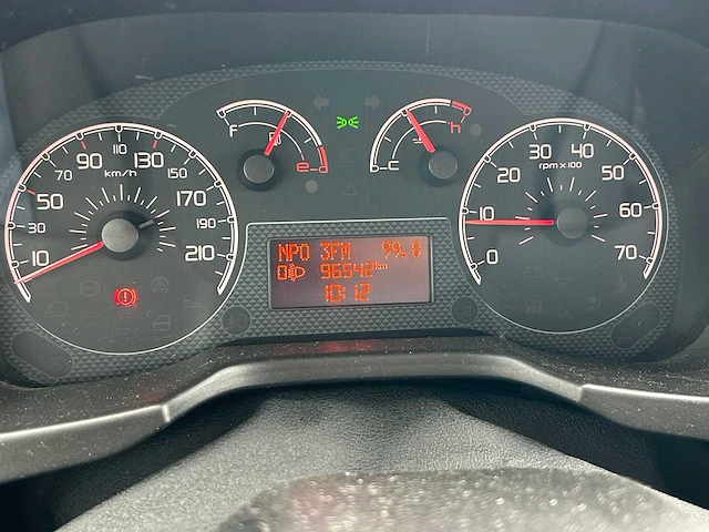 Fiat - fiorino - 1.4 benzine - bedrijfswagen - afbeelding 3 van  15