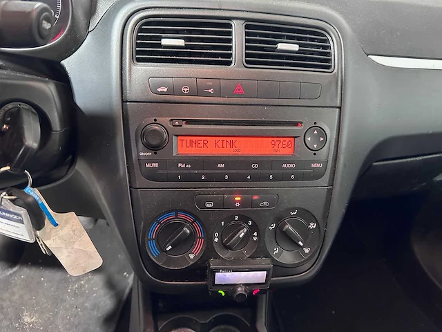 Fiat - grande punto - 1.2 dynamic - 49-gjj-8 - afbeelding 2 van  19