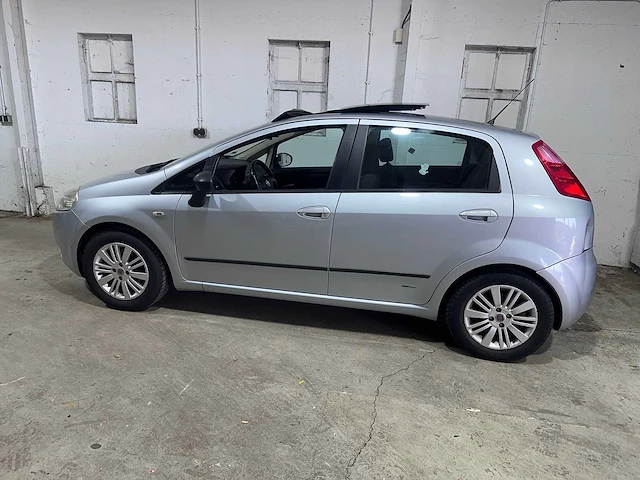 Fiat - grande punto - 1.2 dynamic - 49-gjj-8 - afbeelding 12 van  19