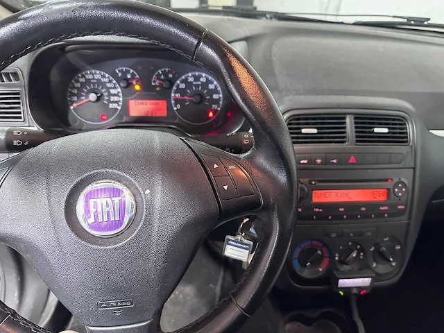 Fiat - grande punto - 1.2 dynamic - 49-gjj-8 - afbeelding 19 van  19