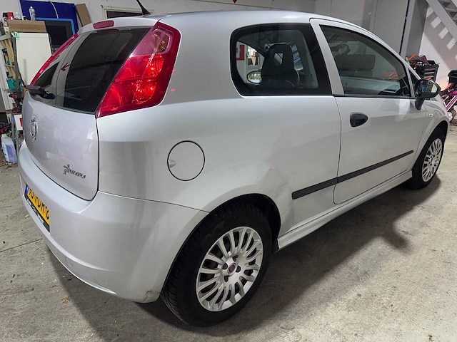 Fiat - grande punto - 1.3 m-jet actual - 93-pdr-8 - afbeelding 14 van  18