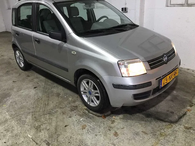 Fiat - panda - 1.2 emotion - 25-nv-rf - afbeelding 18 van  20