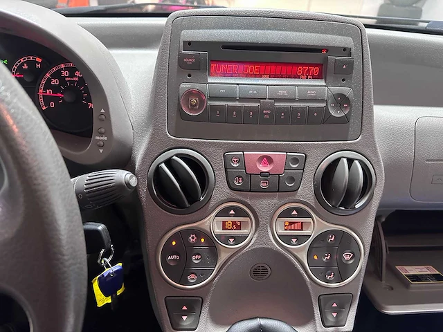 Fiat - panda - 1.2 sportsound - 39-pl-fr - afbeelding 11 van  18