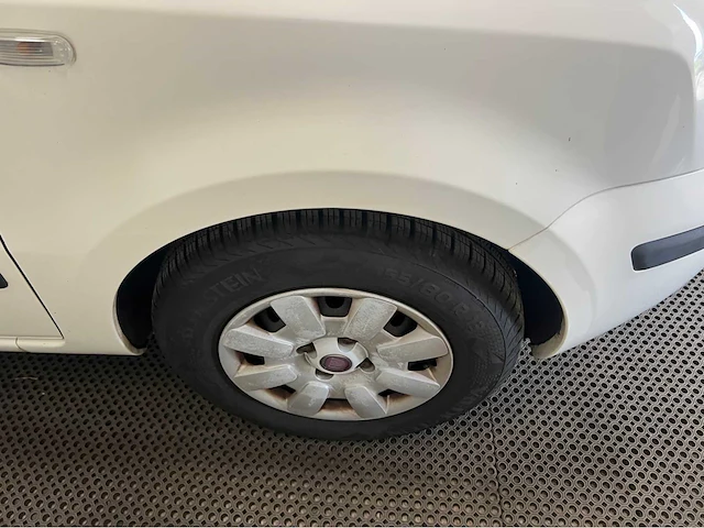 Fiat - panda - personenauto - 2010 - afbeelding 13 van  22