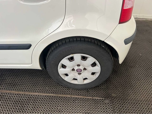 Fiat - panda - personenauto - 2010 - afbeelding 14 van  22