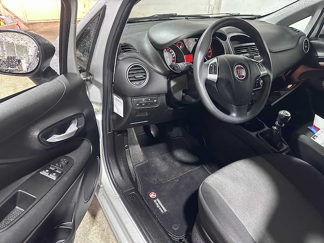 Fiat - punto evo - 1.2 pop - 1-zlb-78 - afbeelding 18 van  19