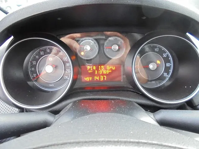 Fiat - punto evo - 1.3 m-jet dynamic - 27-rlf-8 - afbeelding 2 van  10