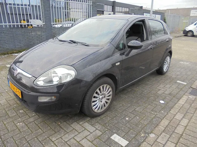Fiat - punto evo - 1.3 m-jet dynamic - 27-rlf-8 - afbeelding 1 van  10
