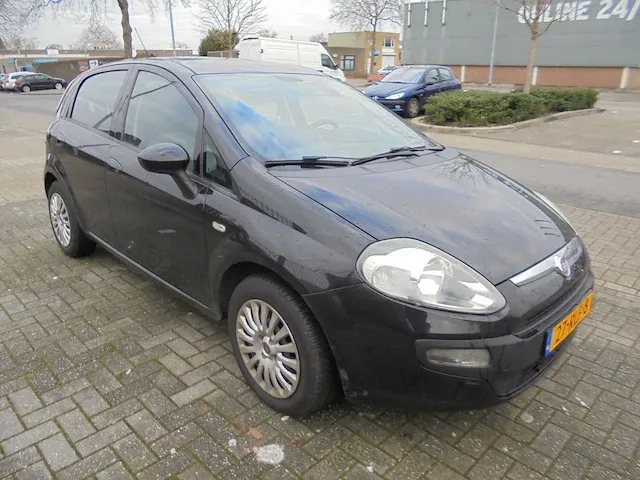 Fiat - punto evo - 1.3 m-jet dynamic - 27-rlf-8 - afbeelding 3 van  10