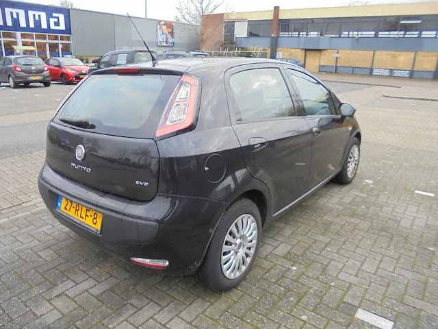 Fiat - punto evo - 1.3 m-jet dynamic - 27-rlf-8 - afbeelding 4 van  10