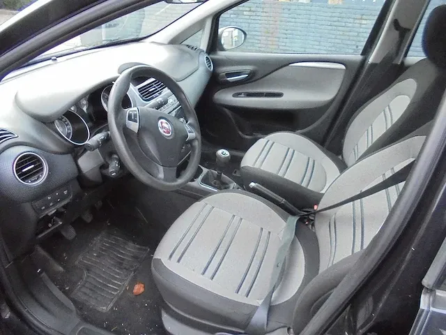 Fiat - punto evo - 1.3 m-jet dynamic - 27-rlf-8 - afbeelding 7 van  10