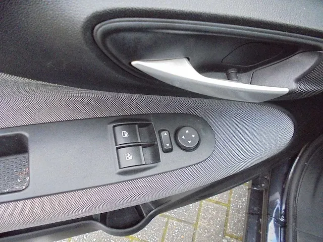 Fiat - punto evo - 1.3 m-jet dynamic - 27-rlf-8 - afbeelding 8 van  10