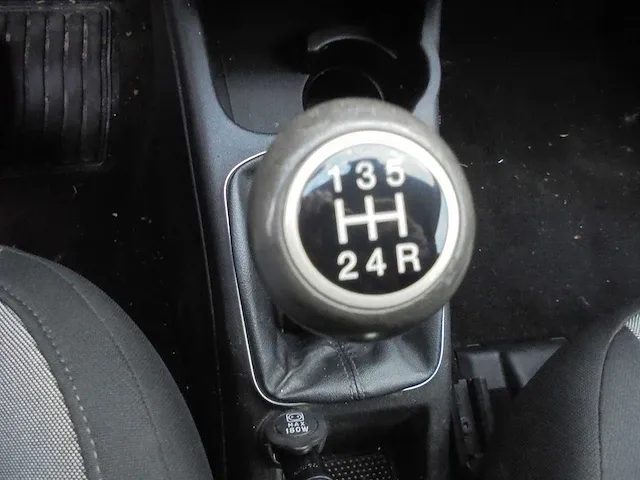 Fiat - punto evo - 1.3 m-jet dynamic - 27-rlf-8 - afbeelding 9 van  10