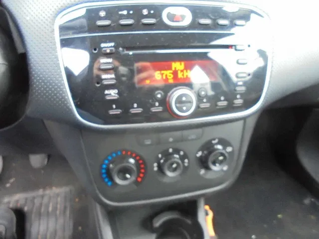 Fiat - punto evo - 1.3 m-jet dynamic - 27-rlf-8 - afbeelding 10 van  10