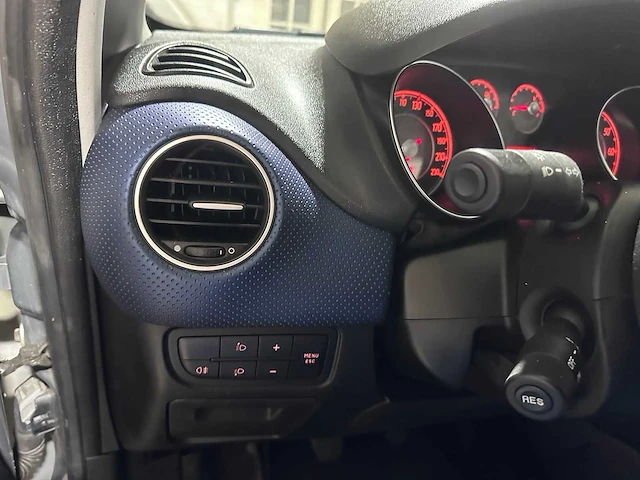 Fiat - punto evo - 1.3 m-jet dynamic - 78-psh-2 - afbeelding 3 van  16