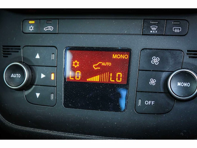 Fiat - punto evo - 1.3 m-jet easy 22-xnh-1 - afbeelding 13 van  17