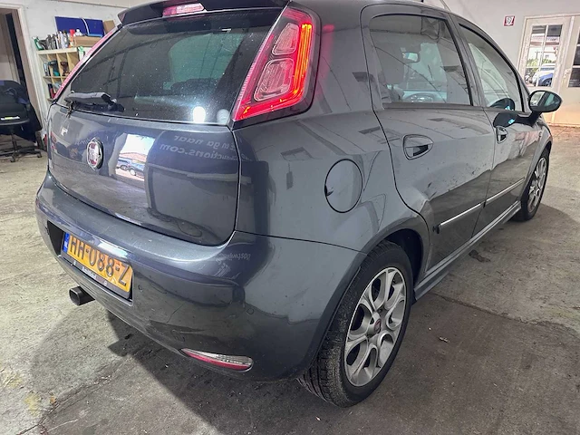 Fiat - punto evo - 1.3 m-jet lounge - hh-088-z - afbeelding 13 van  18