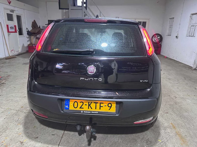 Fiat - punto evo - 1.4 dynamic - 02-ktf-9 - afbeelding 16 van  21