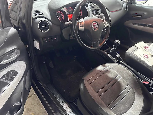Fiat - punto evo - 1.4 dynamic - 02-ktf-9 - afbeelding 20 van  21