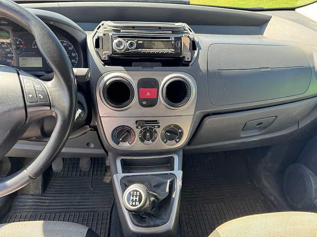 Fiat - qubo - 1.3 m-jet dynamic - nh-563-p - 2009 - afbeelding 13 van  24