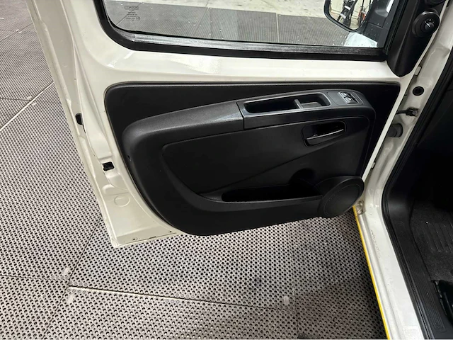 Fiat - qubo - bedrijfswagen - 2012 - afbeelding 13 van  25