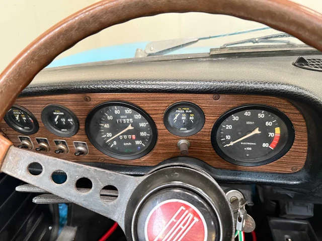 Fiat - spider 850 - sport - oldtimer - 1970 - afbeelding 9 van  35