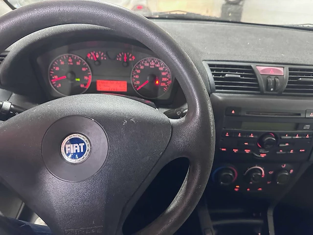 Fiat - stilo - 1.4-16v actual - 80-ps-lg - afbeelding 17 van  18