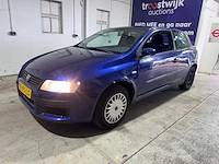 Fiat - stilo - 1.4-16v actual - 80-ps-lg - afbeelding 1 van  18