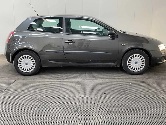 Fiat - stilo - personenauto - 2006 - afbeelding 2 van  27