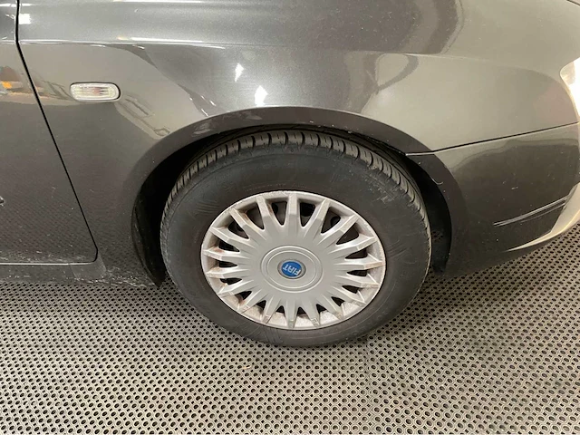 Fiat - stilo - personenauto - 2006 - afbeelding 11 van  27