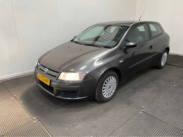 Fiat - stilo - personenauto - 2006 - afbeelding 1 van  27