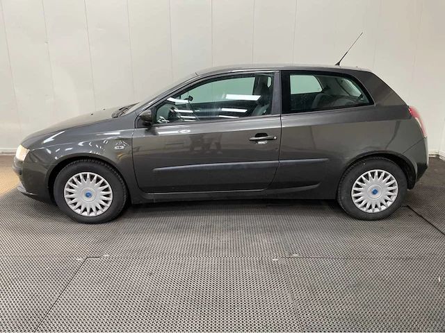 Fiat - stilo - personenauto - 2006 - afbeelding 23 van  27