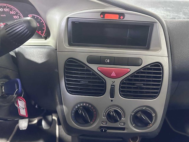 Fiat - strada pick-up - 1.2 60 - 47-br-jt - afbeelding 4 van  15