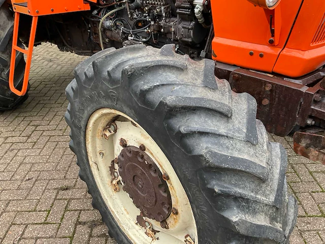 Fiat 1300 dt super vierwielaangedreven landbouwtractor - afbeelding 16 van  25
